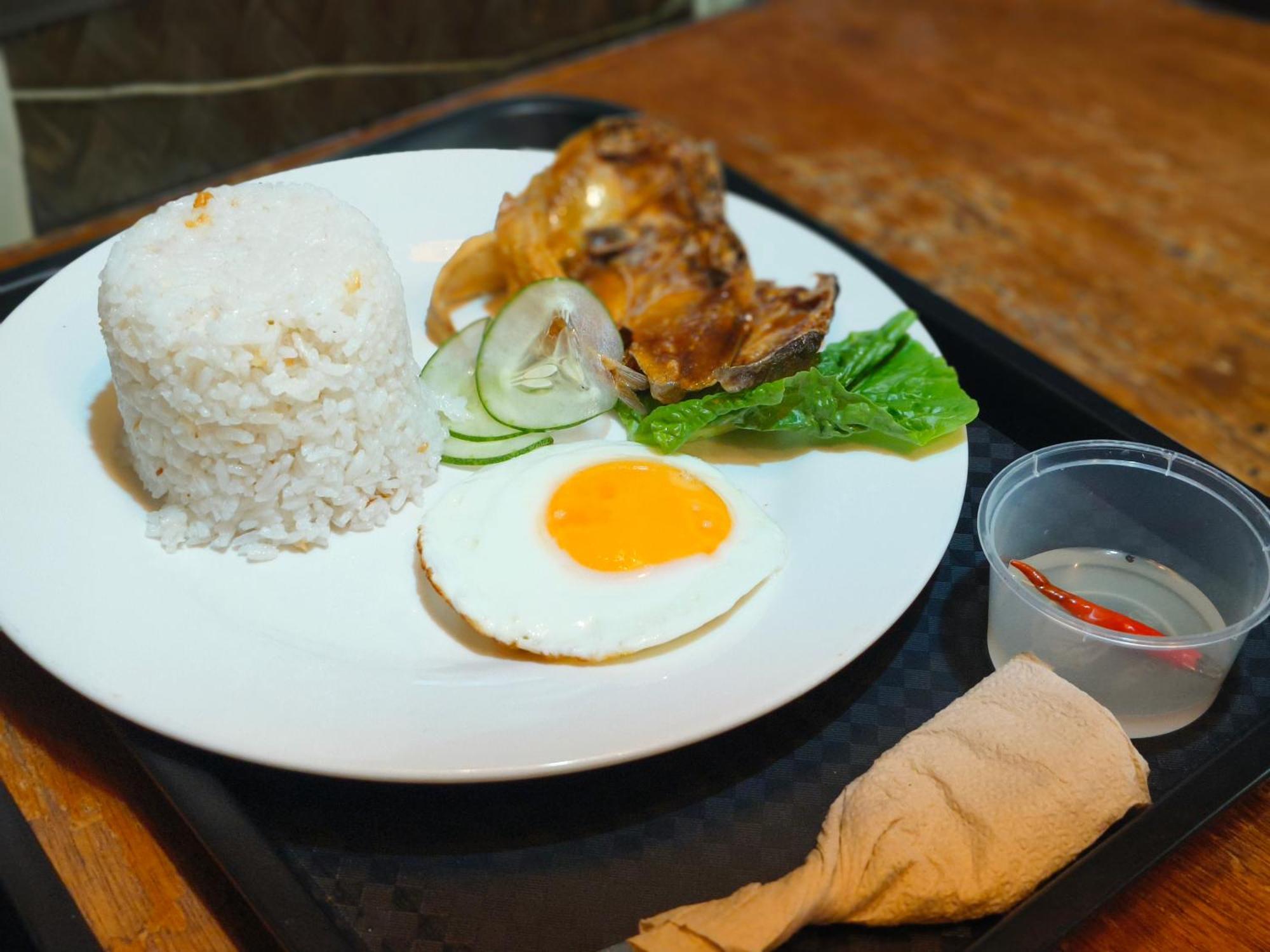 Lokal Hut Bed And Breakfast Puerto Princesa Buitenkant foto